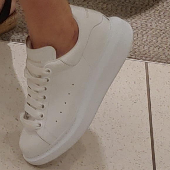 Meet your Posher, Iz - Picture 1 of 1